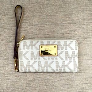 Michael Kors wristlet white/beige